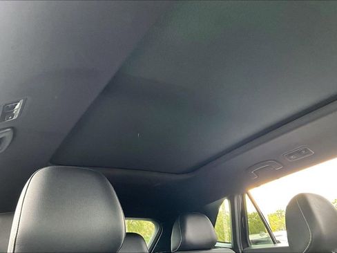 Used 2020 Volkswagen Atlas Cross Sport SEL image 25