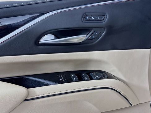 Used 2023 Cadillac Escalade ESV Premium Luxury image 22