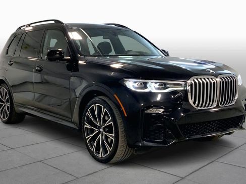 Used 2022 BMW X7 xDrive40i w/ M Sport Package image 3