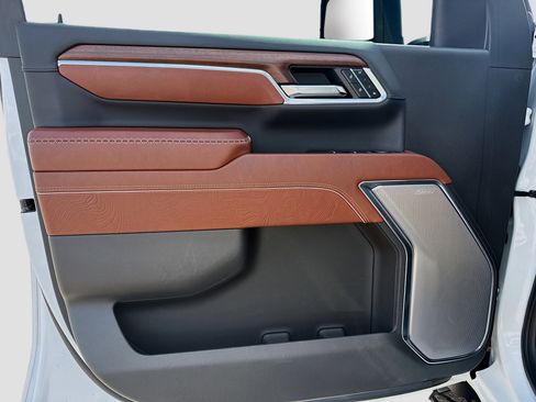 Used 2024 GMC Sierra 3500 Denali Ultimate image 21