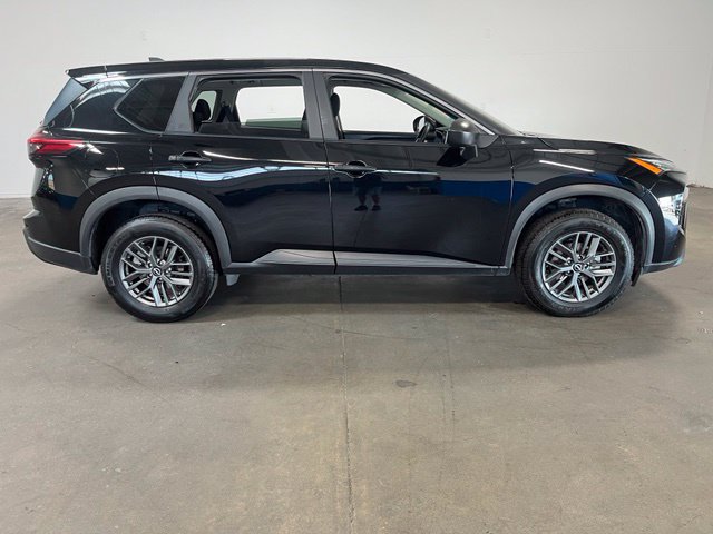 Used 2024 Nissan Rogue S FWD image 2