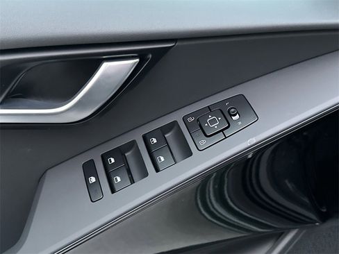 New 2025 Kia Niro Wind image 16