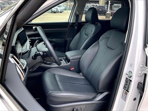 Used 2025 Kia Sorento S w/ Panoramic Sunroof Package image 7