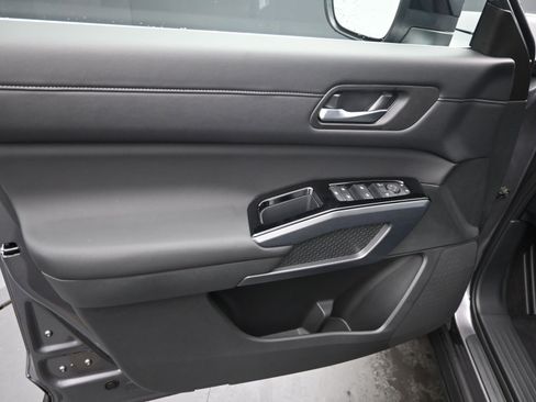 New 2026 Nissan Pathfinder SL FWD image 11