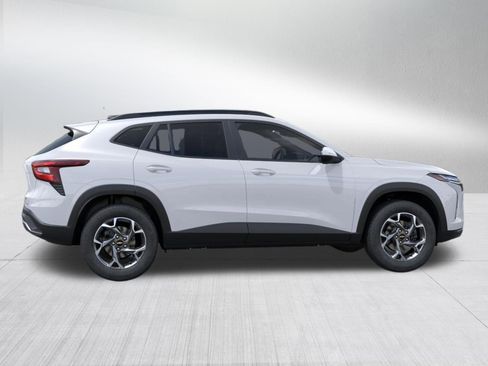 New 2026 Chevrolet Trax LT image 6
