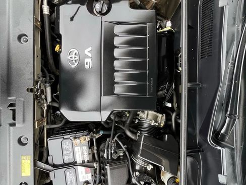 Used 2009 Toyota RAV4 Limited image 16