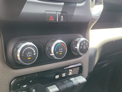 Used 2019 RAM 2500 Tradesman AWD/4WD image 32