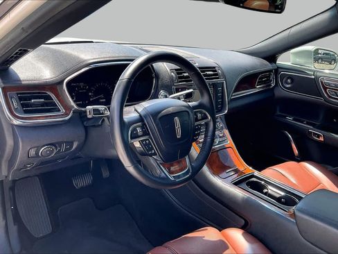 Used 2018 Lincoln Continental Reserve FWD image 17