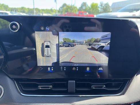 New 2026 Chevrolet Equinox RS w/ Convenience Package III FWD image 32