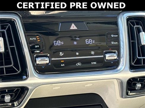 Certified 2023 Kia Sorento SX image 22