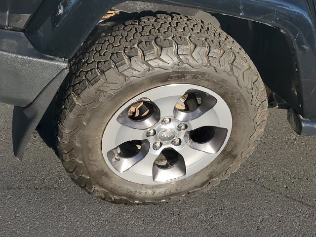 Used 2018 Jeep Wrangler Unlimited Sahara AWD/4WD image 5