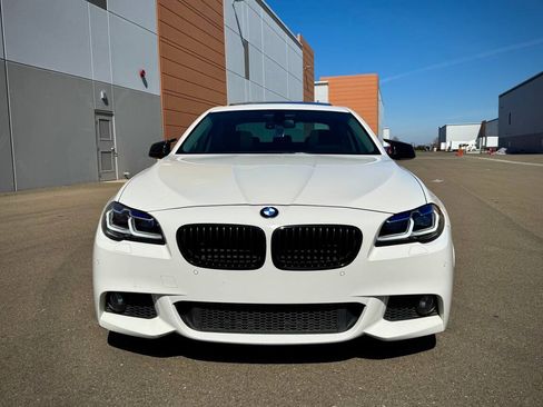 Used 2011 BMW 528i Sedan RWD image 2