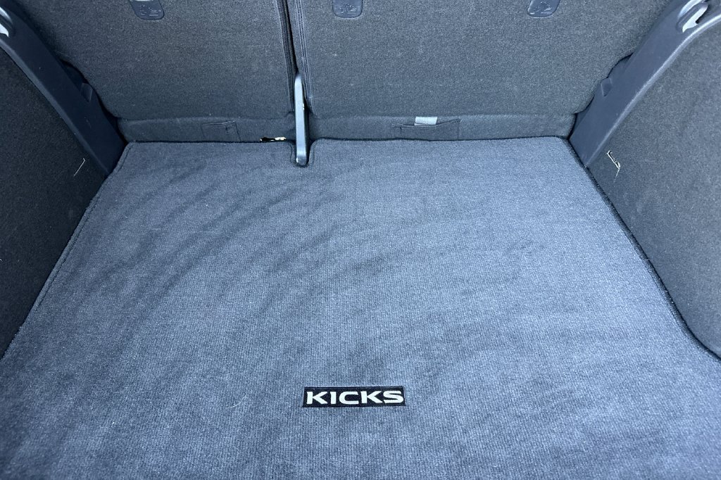 Used 2019 Nissan Kicks SR w/ SR Premium Package FWD image 14