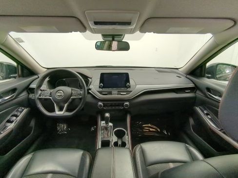 Used 2024 Nissan Altima 2.5 SR FWD image 19