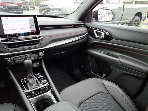 New 2026 Jeep Compass Trailhawk w/ Sun, Sound & Navigation Group image 21