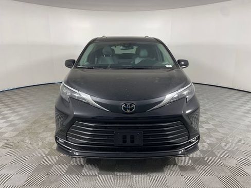 New 2026 Toyota Sienna XLE FWD image 15