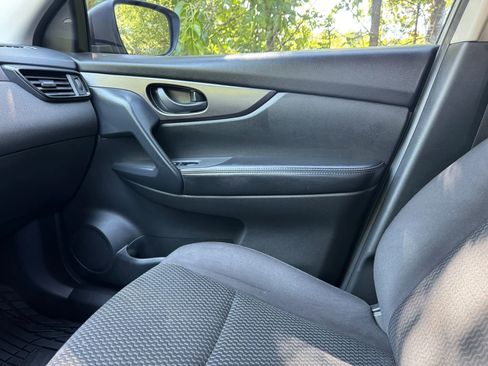 Used 2020 Nissan Rogue Sport S FWD image 10