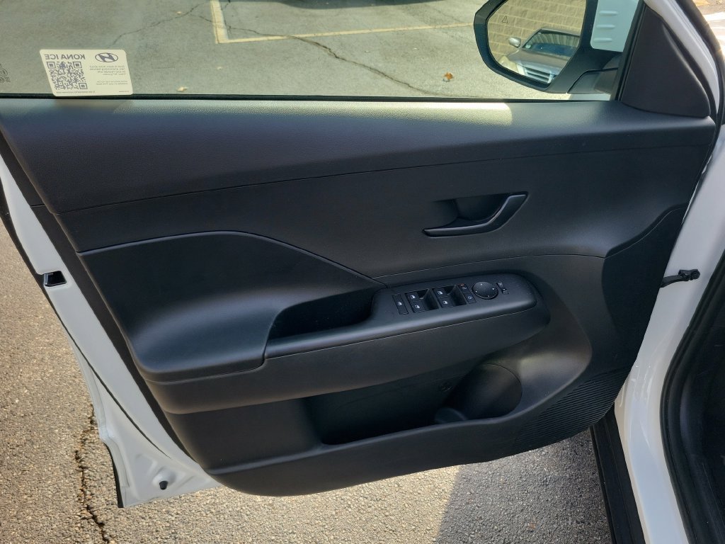 Used 2025 Hyundai Kona SEL AWD/4WD image 18