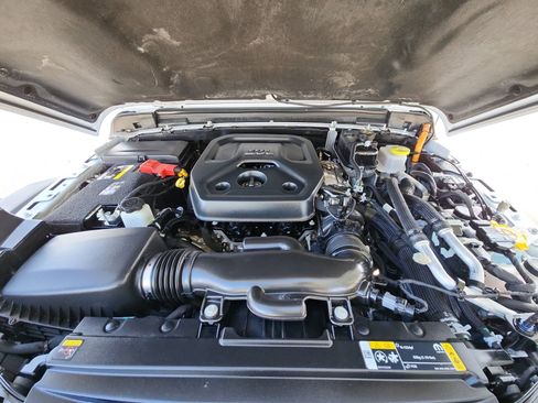 Used 2023 Jeep Wrangler Unlimited Rubicon 4xe image 21