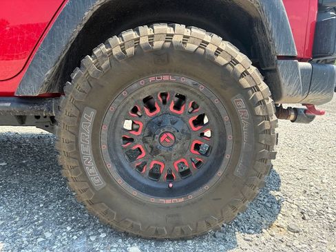 Used 2016 Jeep Wrangler Unlimited Rubicon w/ Dual Top Group AWD/4WD image 7