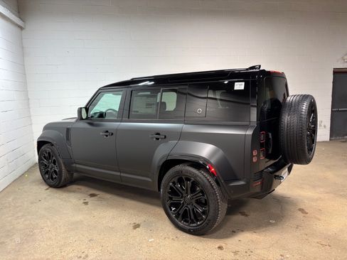 New 2026 Land Rover Defender 110 OCTA AWD/4WD image 10