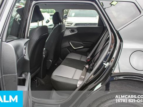 Used 2025 Kia Soul LX w/ LX Technology Package FWD image 17