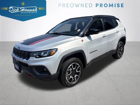Used 2025 Jeep Compass Trailhawk AWD/4WD image 1