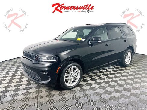 Used 2024 Dodge Durango GT image 3