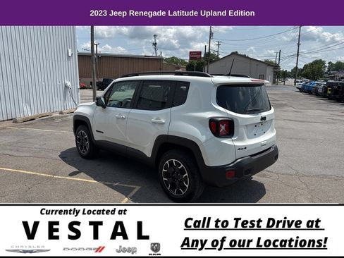Used 2023 Jeep Renegade Latitude w/ Sun/Sound Group AWD/4WD image 9