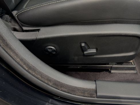 Used 2019 Chrysler 300 S w/ 300S Premium Group 2 RWD image 66