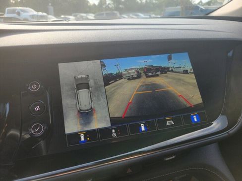 Used 2023 Buick Envision Avenir image 32