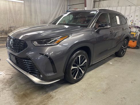 Certified 2021 Toyota Highlander XSE AWD/4WD image 1