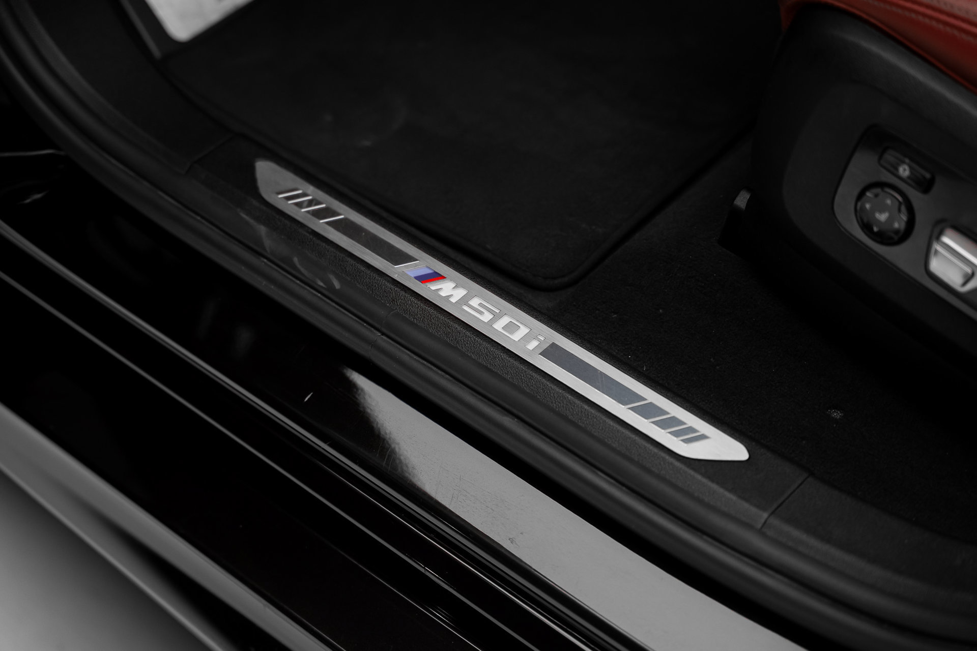 Used 2022 BMW X6 M50i w/ Premium Package AWD/4WD image 58