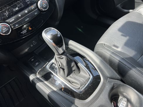 Used 2020 Nissan Rogue SL AWD/4WD image 26