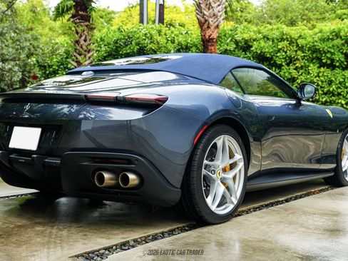 Used 2026 Ferrari Roma Spider RWD image 17