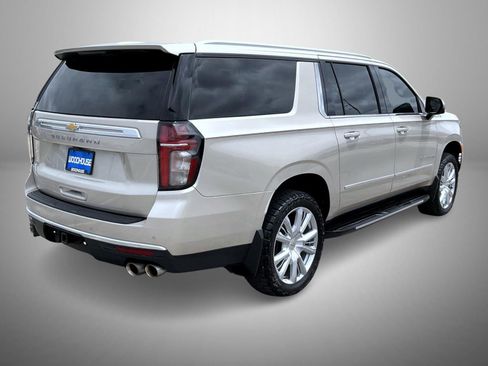 Used 2021 Chevrolet Suburban High Country AWD/4WD image 5