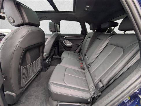 New 2025 Audi Q3 2.0T Premium image 18