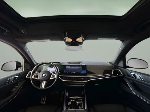 Certified 2024 BMW X7 xDrive40i w/ M Sport Package image 43