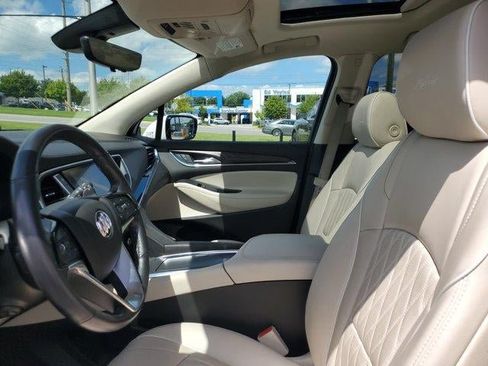 Used 2022 Buick Enclave Avenir FWD image 18