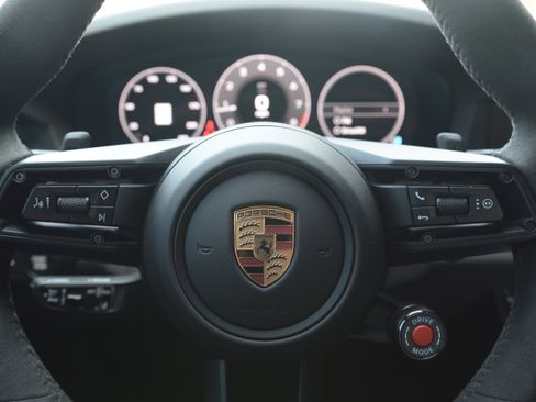 Certified 2025 Porsche 911 Carrera GTS RWD image 19