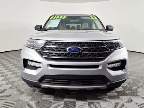 Used 2022 Ford Explorer XLT w/ Equipment Group 202A RWD image 2