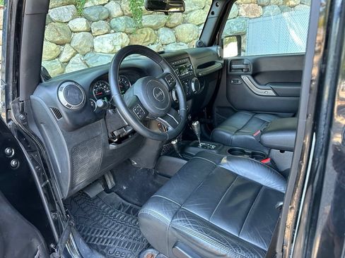 Used 2012 Jeep Wrangler Unlimited Sport w/ PWR Convenience Group AWD/4WD image 9