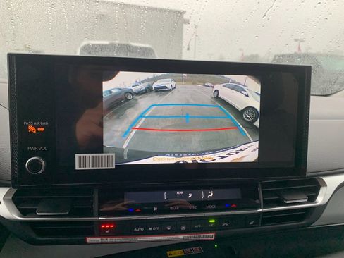 New 2026 Toyota Sienna XLE image 22