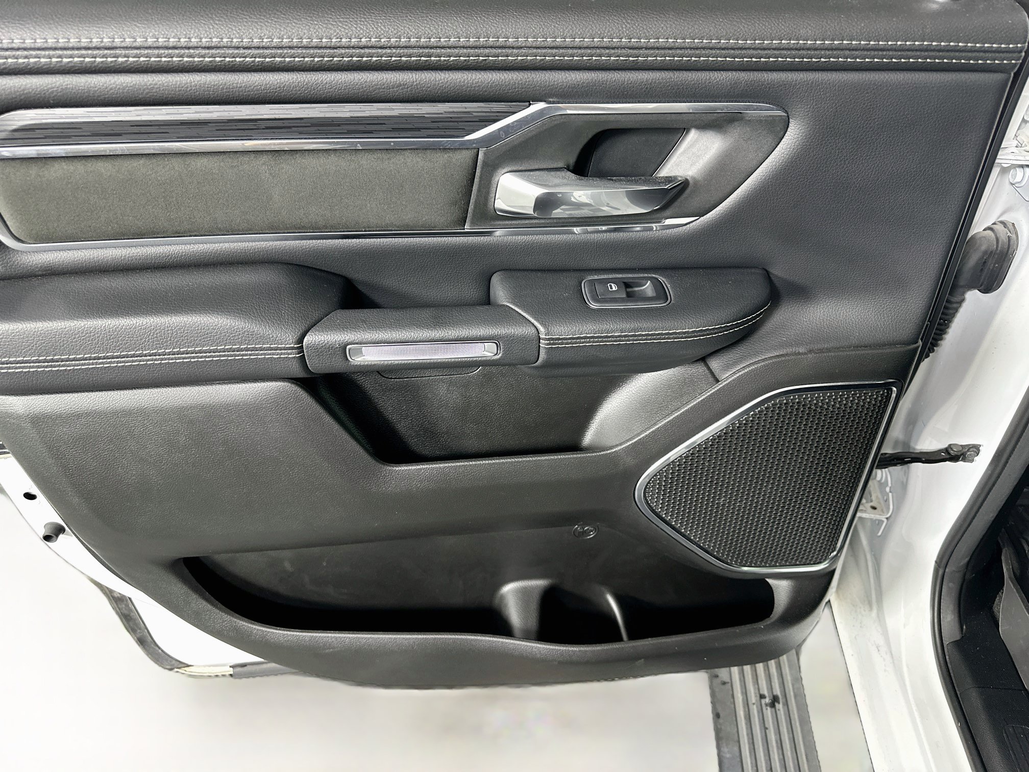 Used 2024 RAM 1500 Laramie RWD image 26