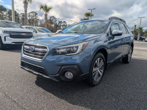 Used 2018 Subaru Outback 3.6R Limited w/ 50th Anniversary Edition image 8