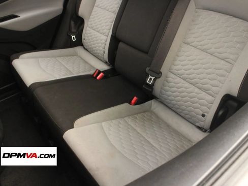 Used 2018 Chevrolet Equinox LS FWD image 19