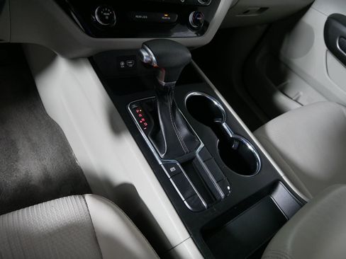 Used 2019 Kia Sedona LX FWD image 24