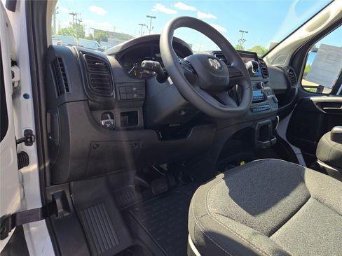 Used 2025 RAM ProMaster 2500 w/ Convenience Group image 23