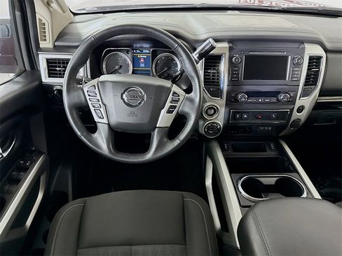 Certified 2019 Nissan Titan SV w/ SV Convenience Package image 4