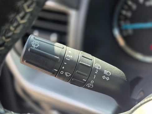 Used 2024 Ford Expedition Max XLT image 36